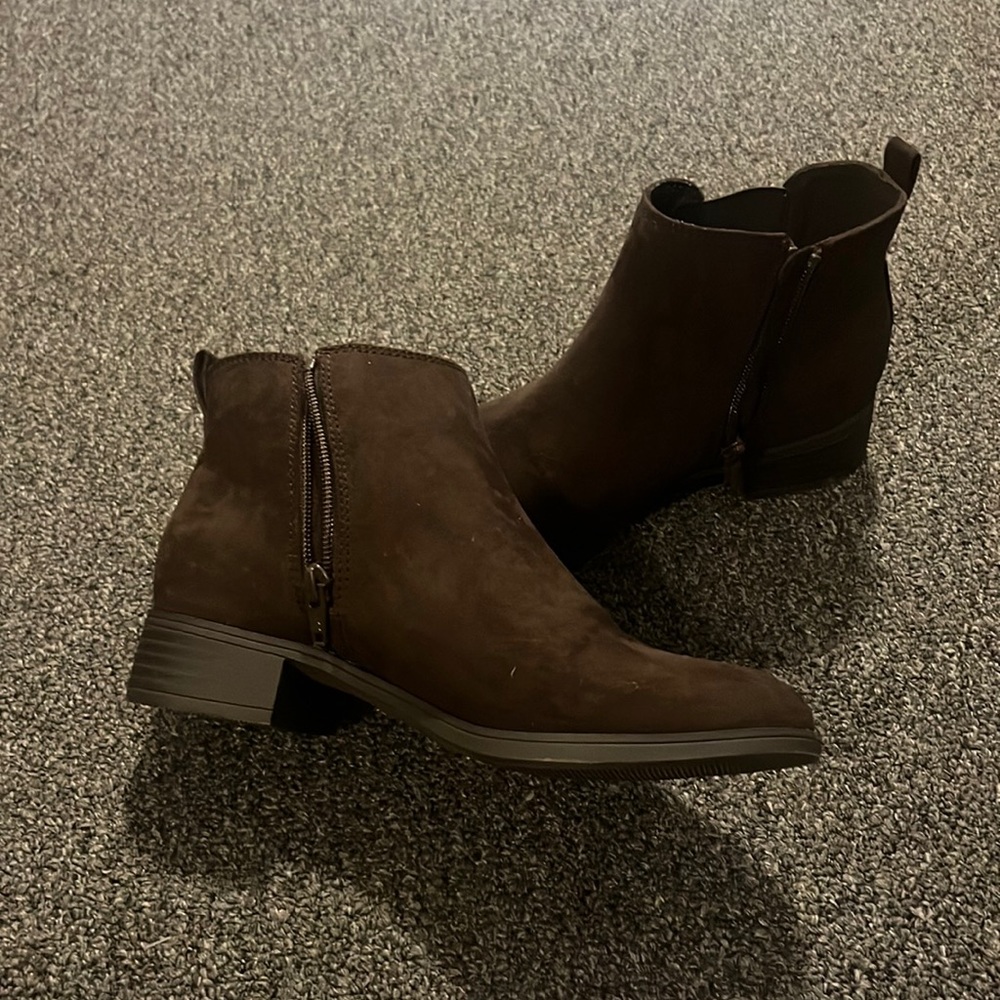 Brown low rise boots size 6.5